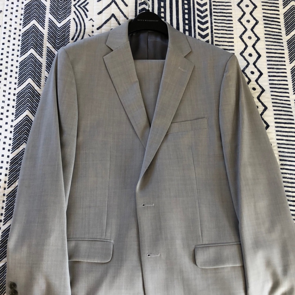 Calvin Klein 40R grey suit